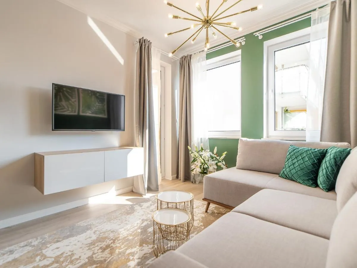 Apartamenty Blekit Na Fali - Miodowy Dom Kolobrzeg 0*,
